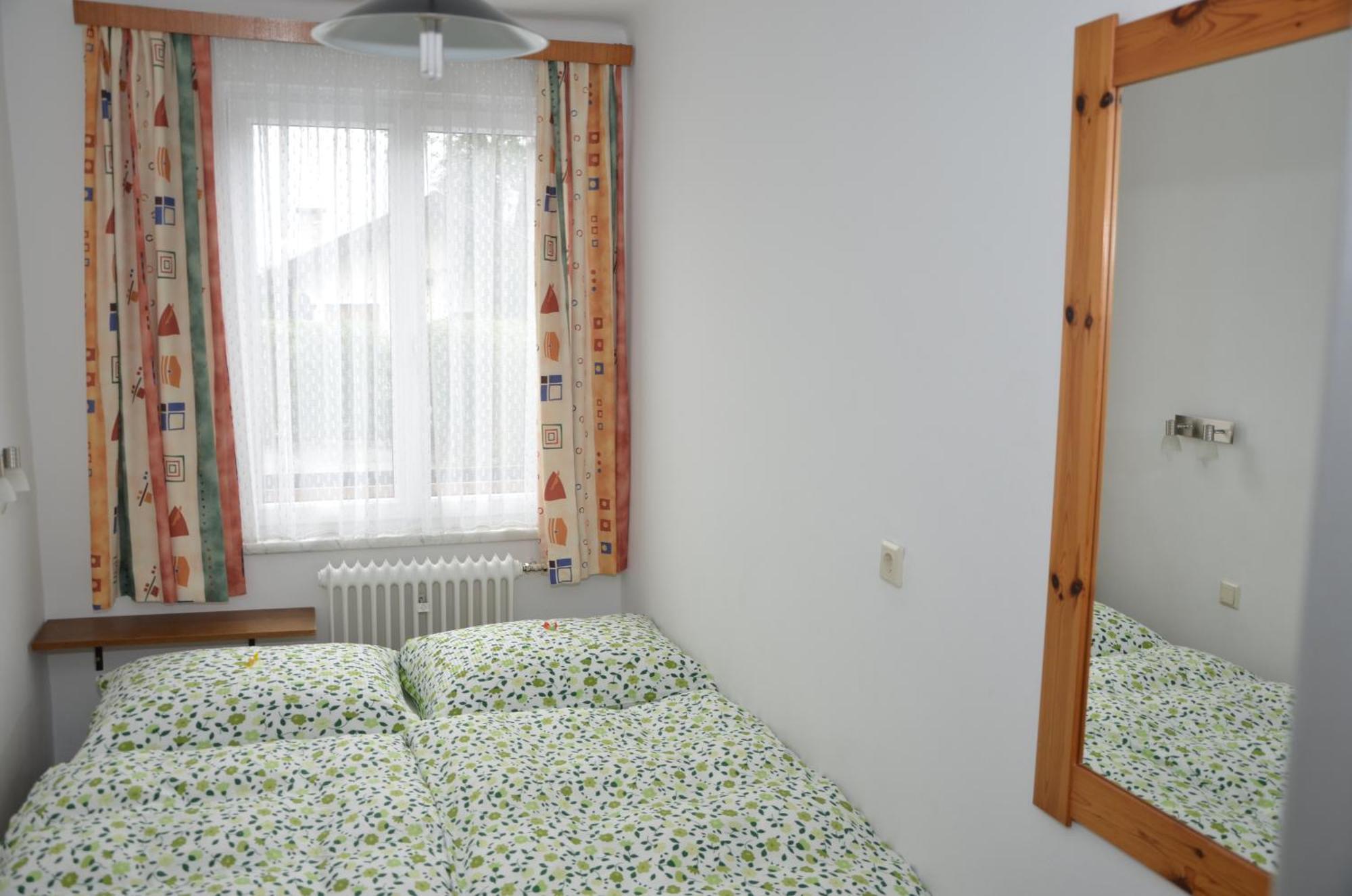 Haus Dachstein Schnitzer Hotel Ебен им Понгау Стая снимка